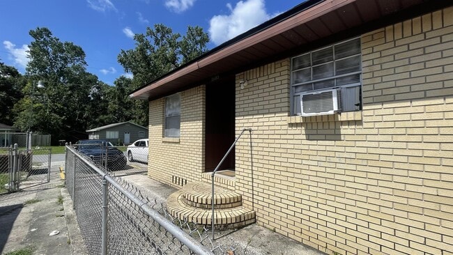 Photo - 5689 Atlee Ave