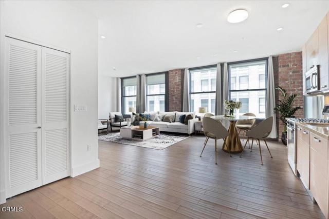 Photo - 460 S Spring St Unidad 713 Rental