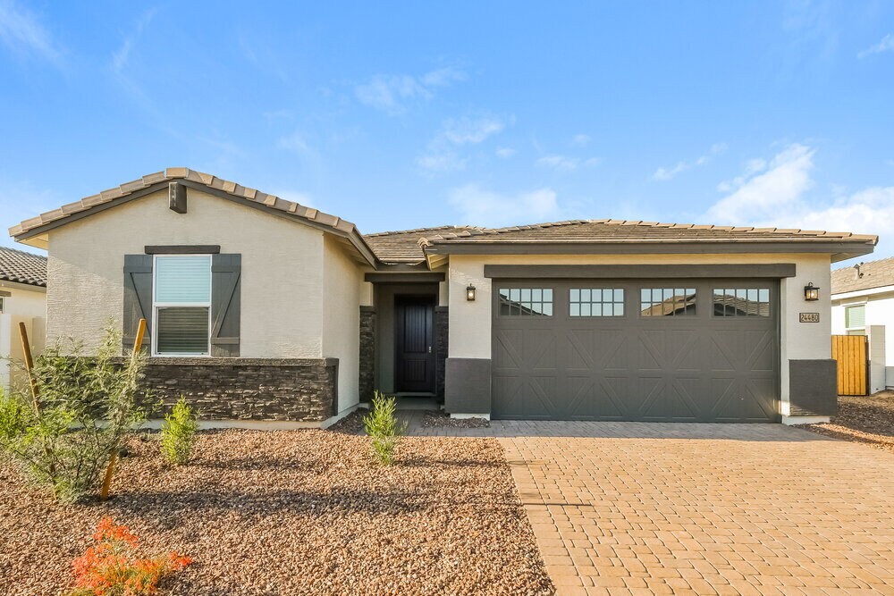 Photo - 24480 Grove St