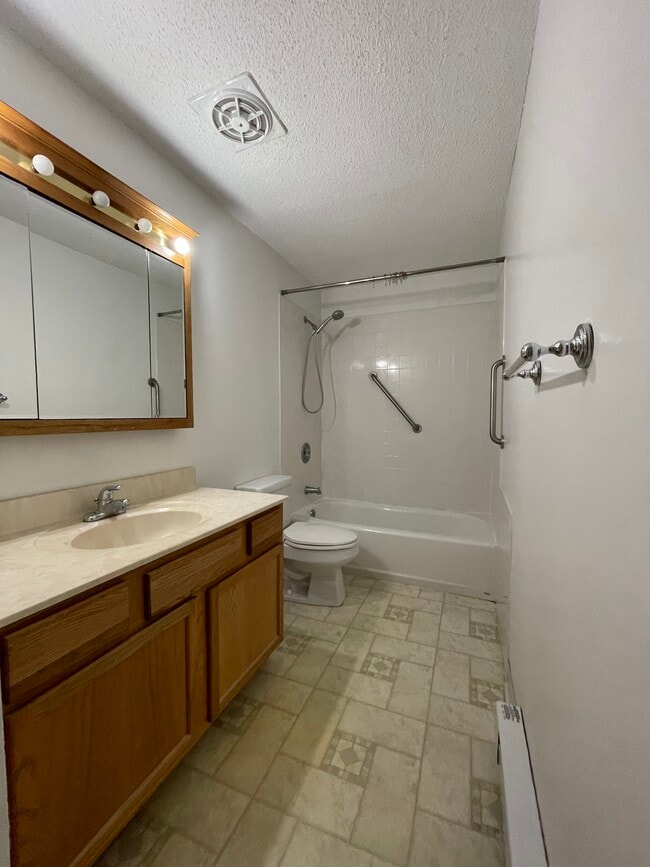 Photo - 13 Village Rock Ln Unit 23