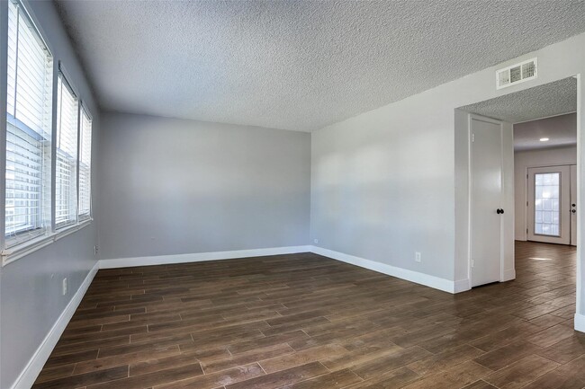 Photo - 10458 Hammerly Blvd