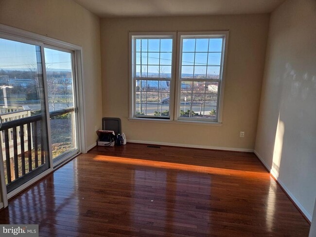 Photo - 129 Schramm Lp