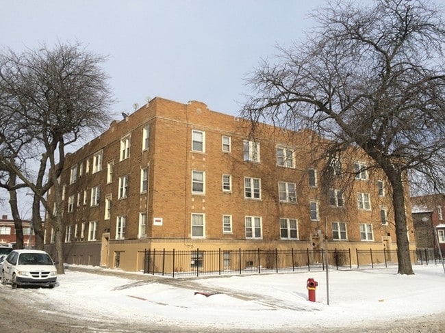 Foto principal - 4660 W Maypole Ave