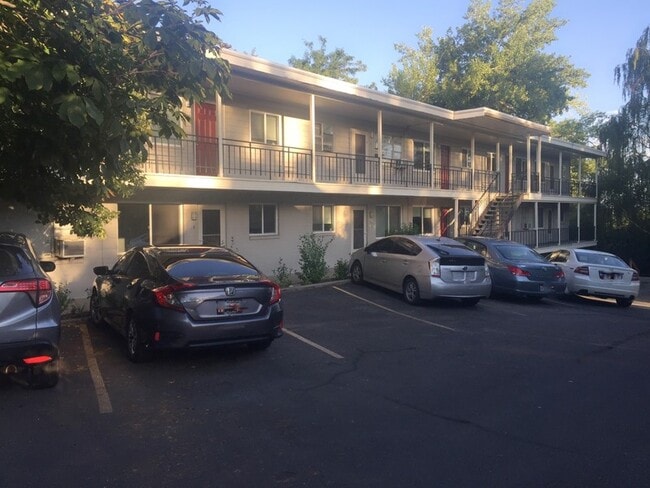 Photo - 428 E 5th Ave Unidad 8
