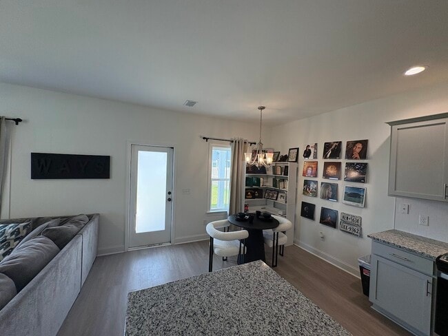 Photo - 248 Buckingham Dr