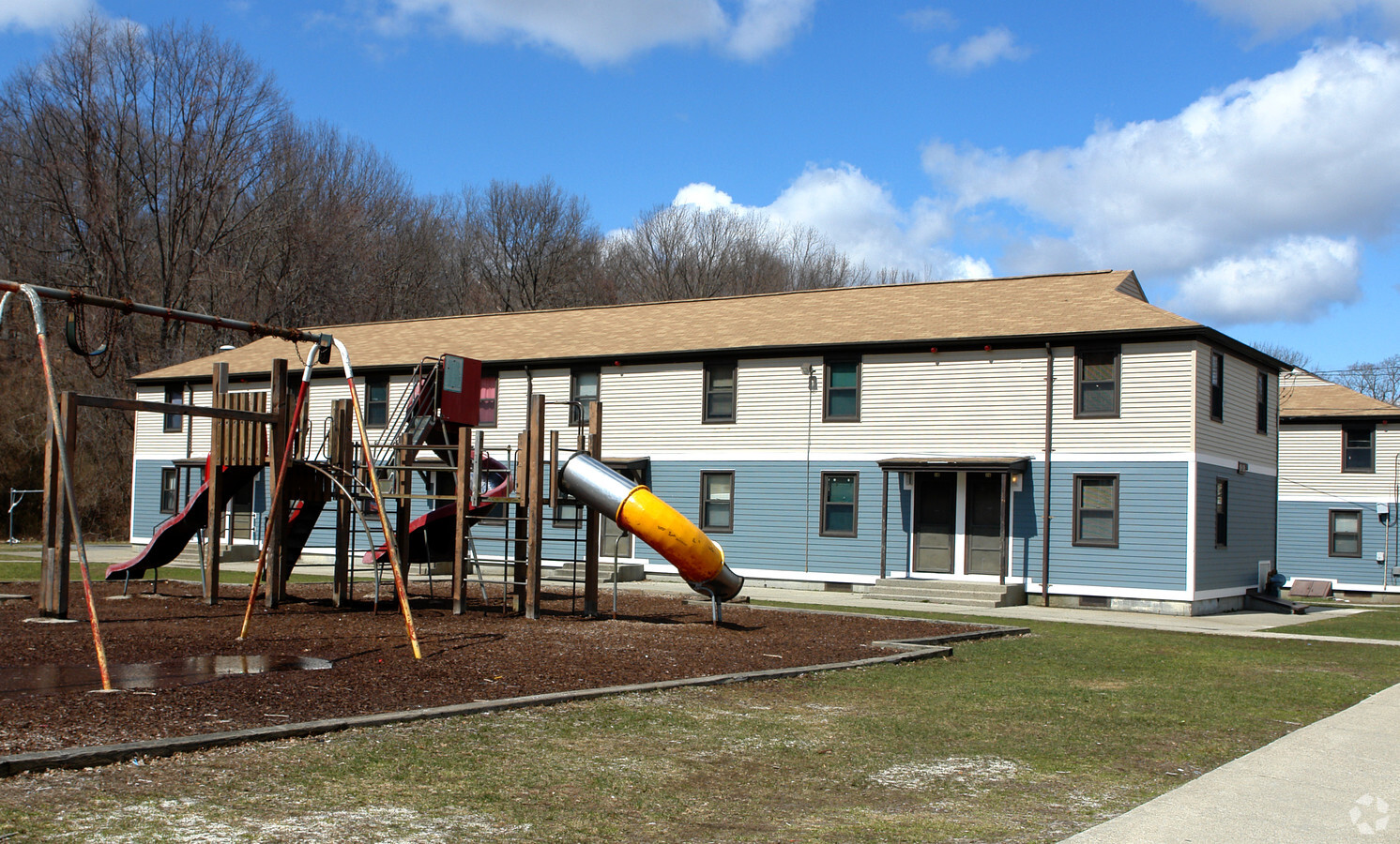 Veteran's Memorial - Veteran's Memorial Apartments