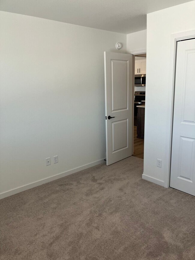 Photo - 4 Bed 3 Bath Twin Home