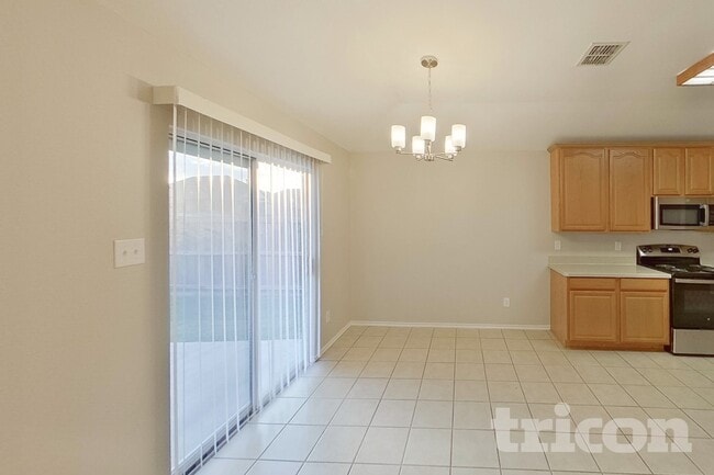 Photo - 216 Rambling Way