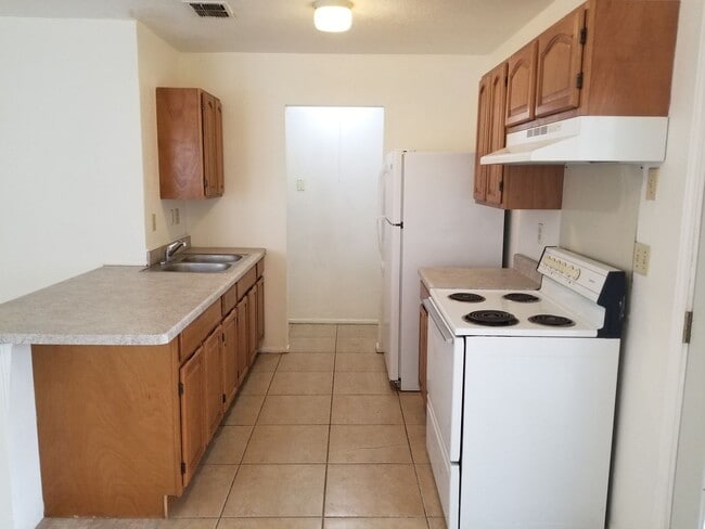 Photo - READY FOR MOVE-IN 410/Marbach!