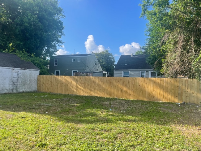 Photo - 3107 Scott St