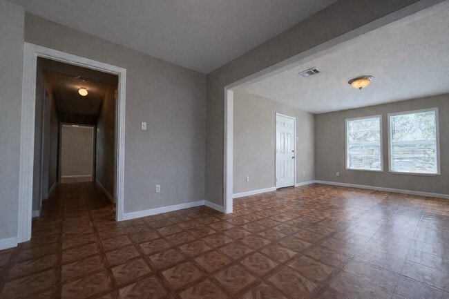 Photo - 3406 Milbrad St