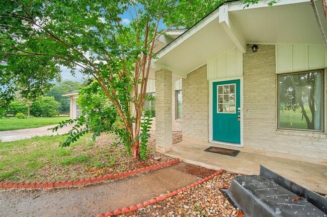Photo - 3106 E Palm Valley Blvd
