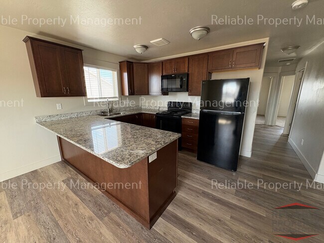 Photo - 626 Caribou St Unit 3