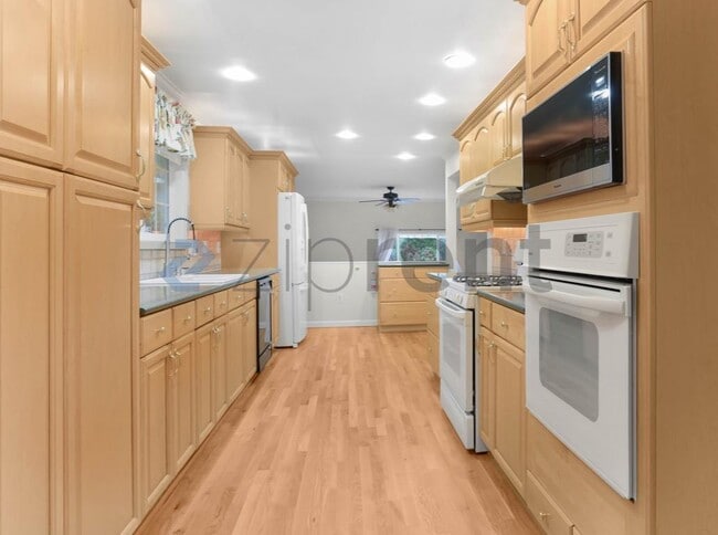 Photo - 6209 121st Ave SE