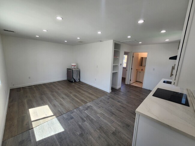 Photo - 10435 Las Lunitas Ave