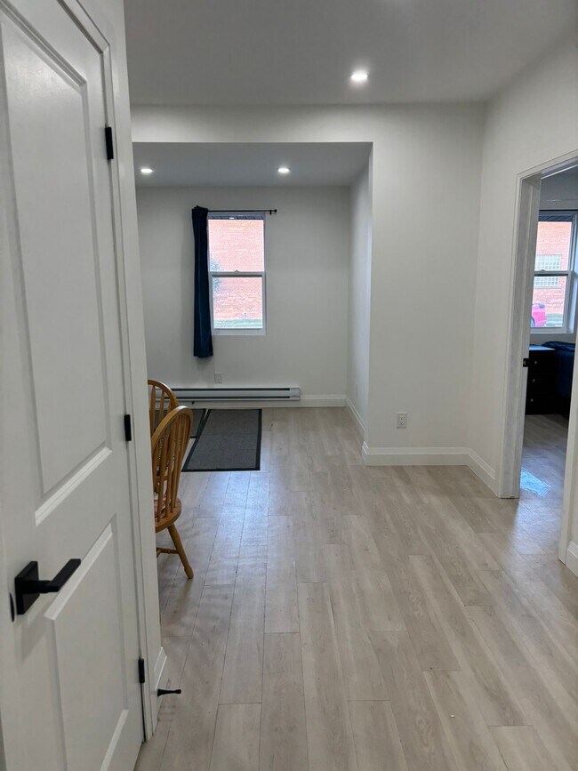 Photo - 833 Albert Rd Unit 1