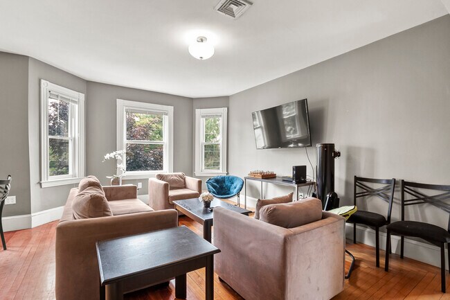 Photo - 139 Adams St