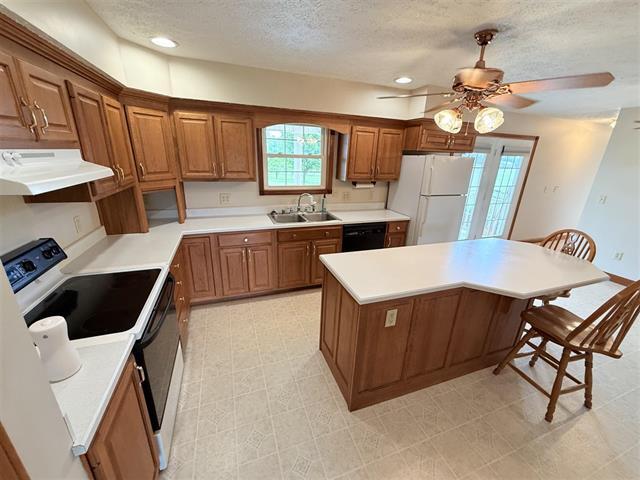 Photo - 150 Nolin Rd