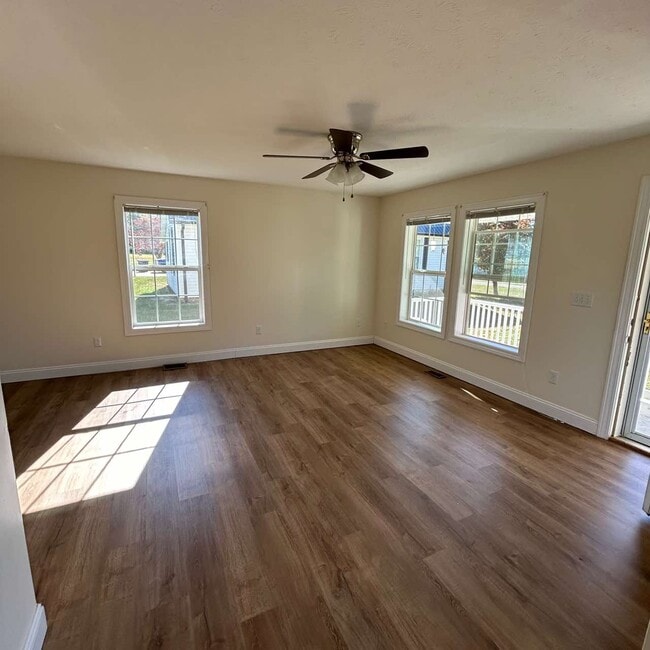 Photo - 218 Magnolia St