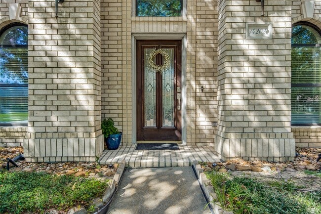 Photo - 14202 Scarborough Fair St