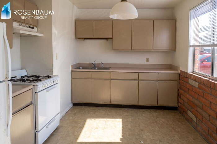 Photo - 3609 E Glenn St Unit 1