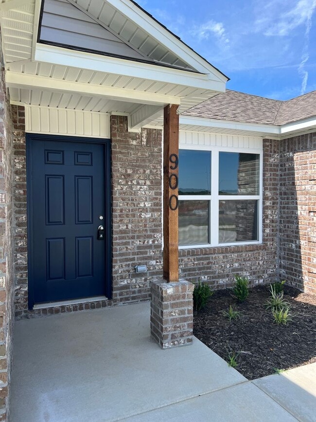Photo - 900 W Tanner Dr