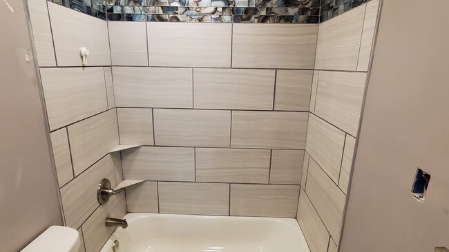 Photo - 805 Hemphill Rd