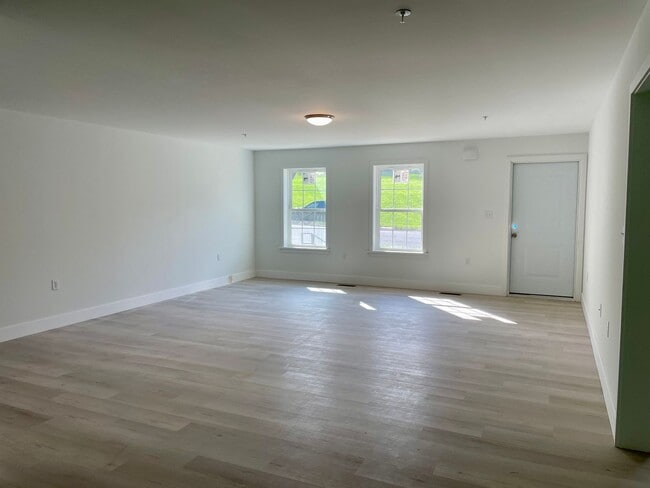 Photo - 40 Longfellow Dr Unidad APT C