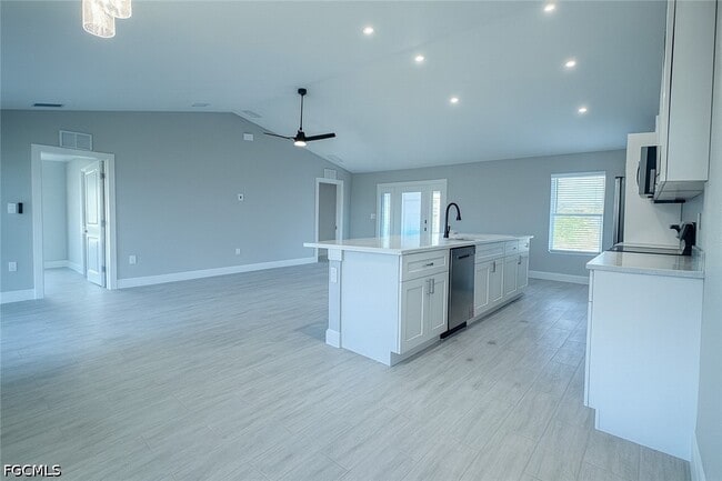 Photo - 402 NE 31st Terrace
