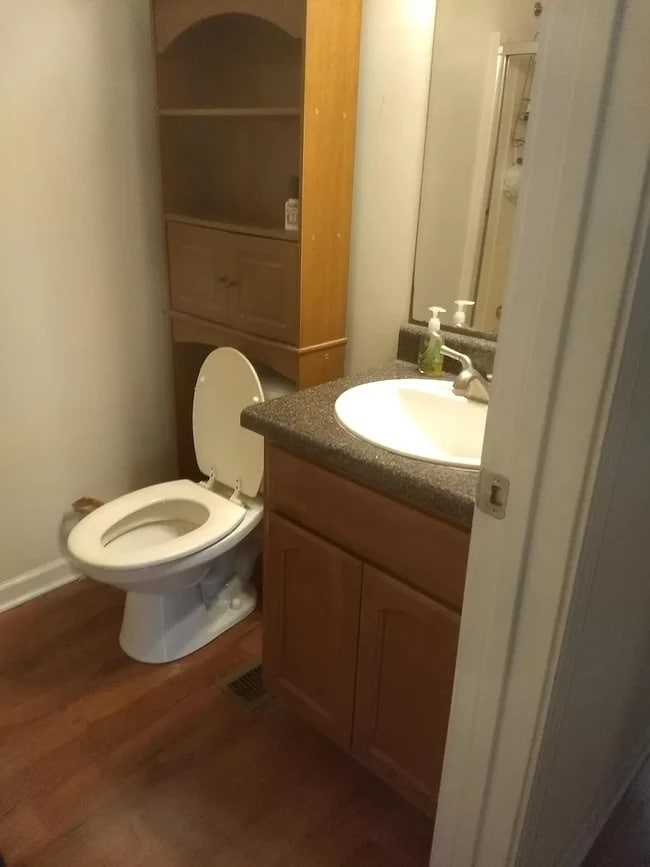 Photo - 114 Simmons St Unit Group H