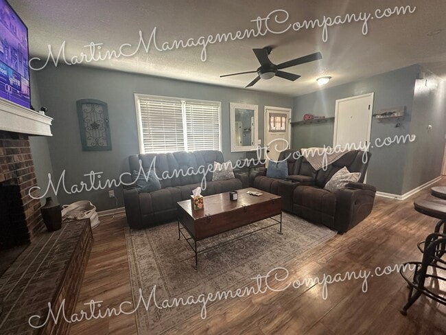 Photo - 605 Short St