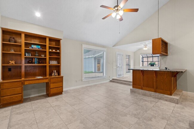 Photo - 815 Millpond Dr