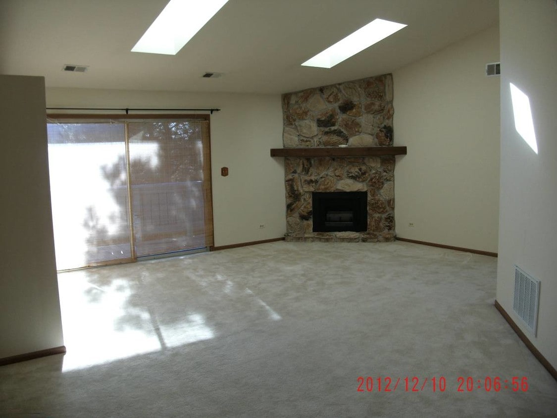 Photo - 1665 Commodore Ct (Schaumburg, IL)