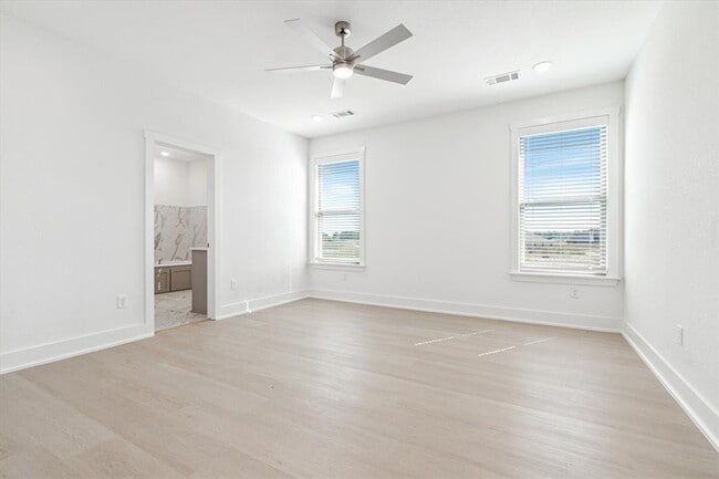 Photo - 7004 SW Orange Ave