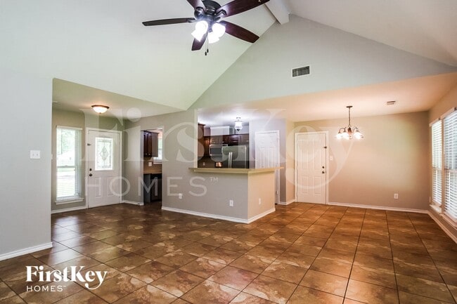 Photo - 503 Mesquite Dr