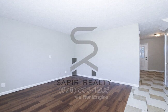 Photo - 320 Sprucewood Ct