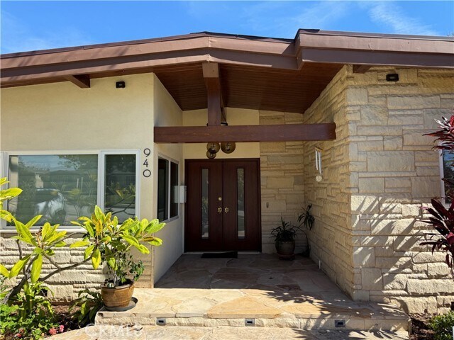 Photo - 940 Crestview Dr