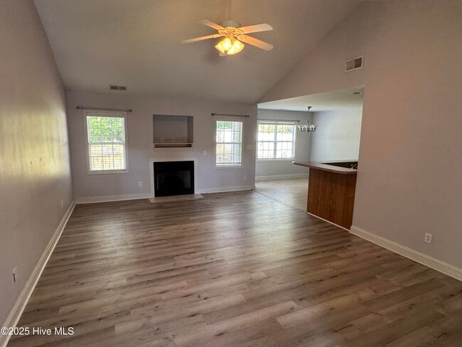 Photo - 202 Two Oaks Ct