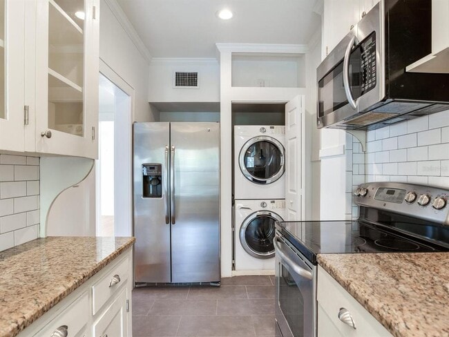 2114 W Dekle Ave Unit 4