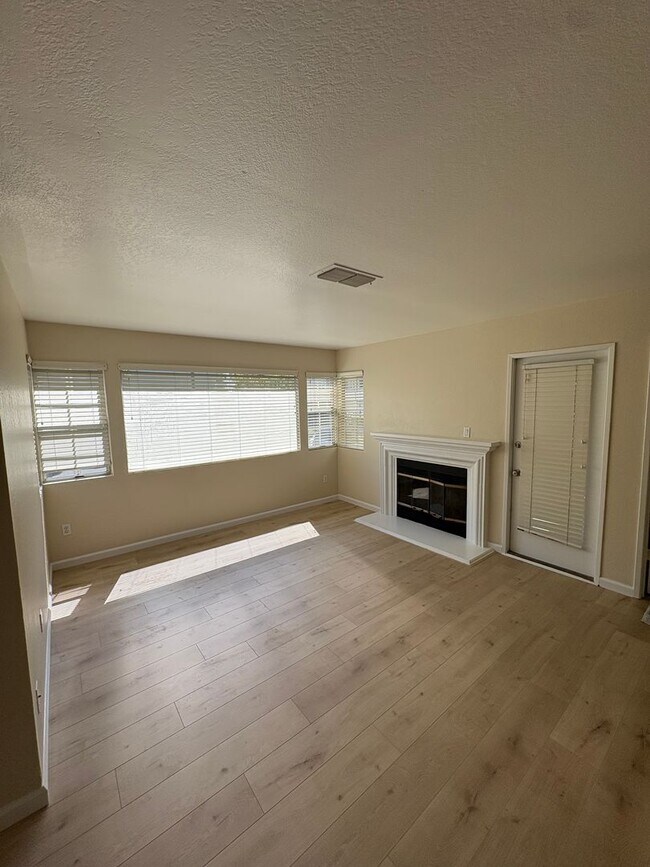 Photo - DOWNSTAIRS CONDO IN GATED COMMUNITY Unit 101