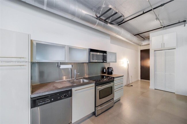 Photo - 1700 Meridian Ave Condo Unit 310