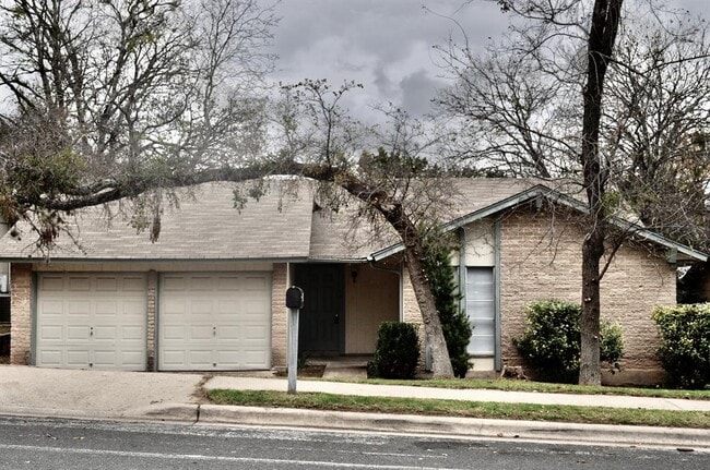 Photo - 908 Speer Ln