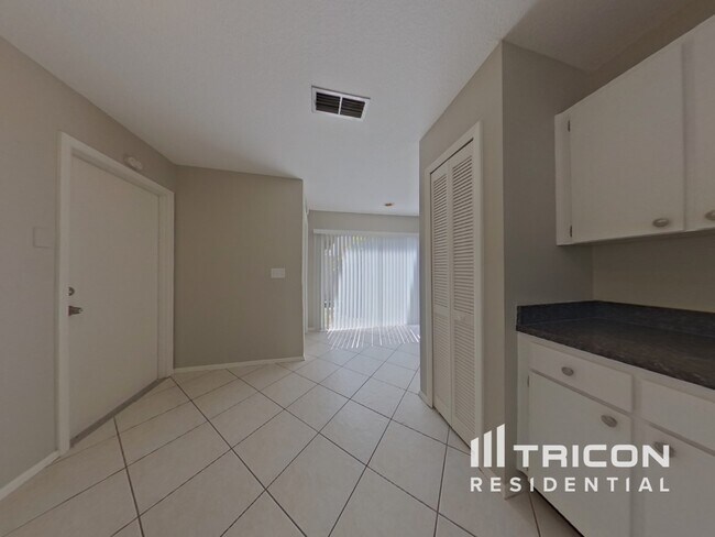 Photo - 6918 Silvermill Dr