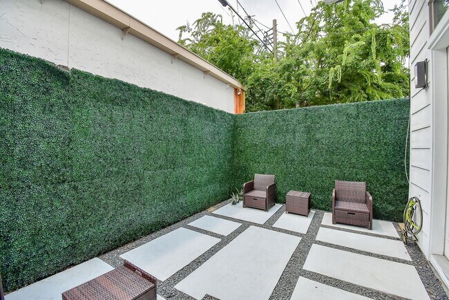 Photo - 1211 Rosine St