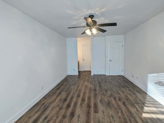 Photo - 341 E 2700 N