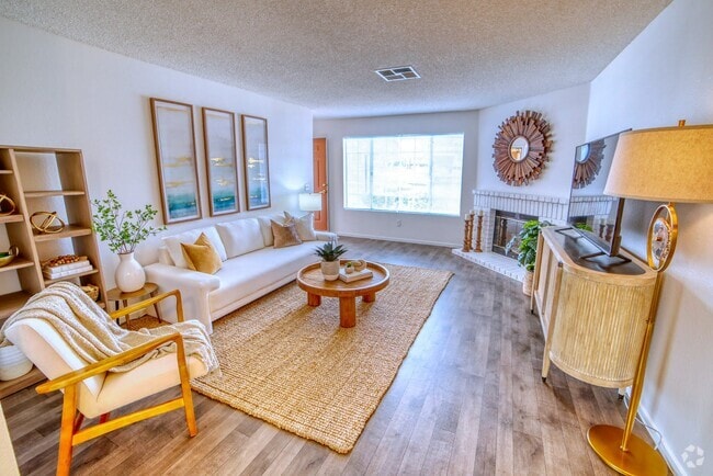 Building Photo - Rainbow Highlands Rental