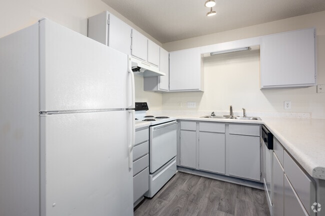 1BR, 1BA - 600SF - Kitchen