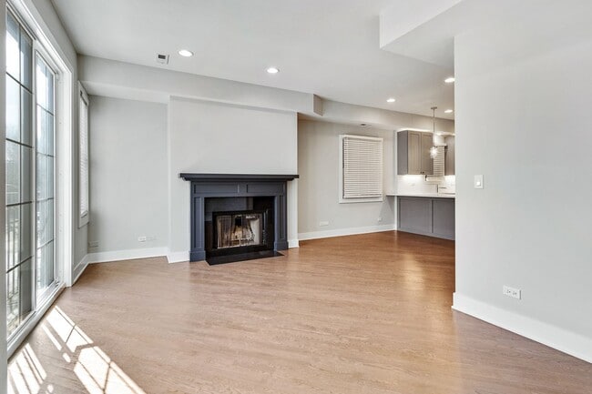 Photo - 2714 N Wayne Ave Unit 2