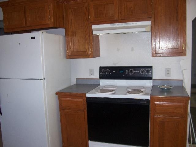 Kitchen - Coach House Apartments