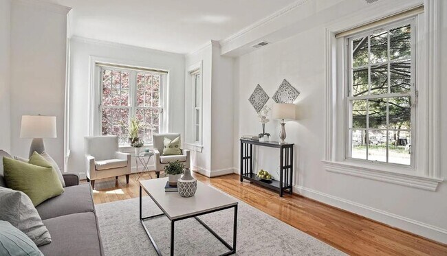 Photo - 1633 Newton St NW